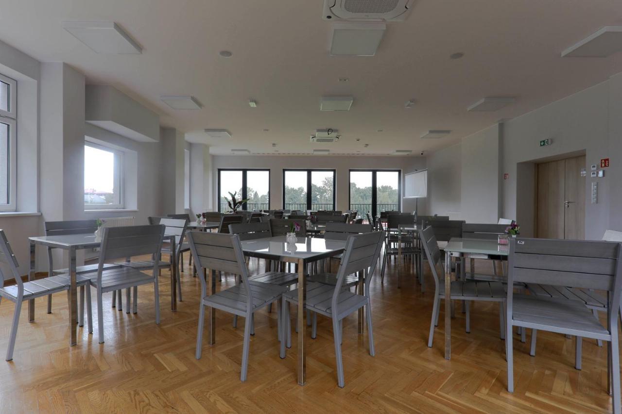 Pawilon Sportowo Turystyczny Kalwarianka Hostel Kalwaria Zebrzydowska Ngoại thất bức ảnh