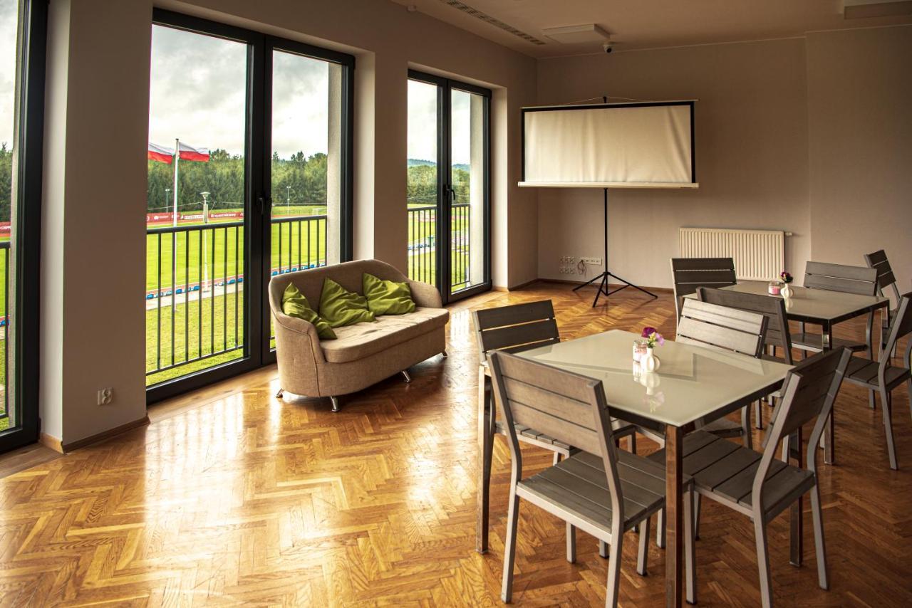 Pawilon Sportowo Turystyczny Kalwarianka Hostel Kalwaria Zebrzydowska Ngoại thất bức ảnh