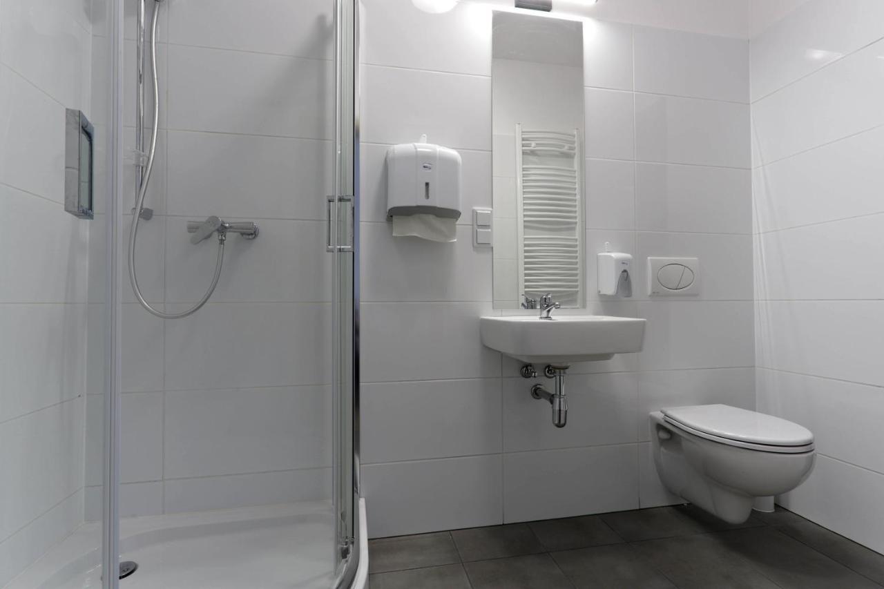 Pawilon Sportowo Turystyczny Kalwarianka Hostel Kalwaria Zebrzydowska Ngoại thất bức ảnh